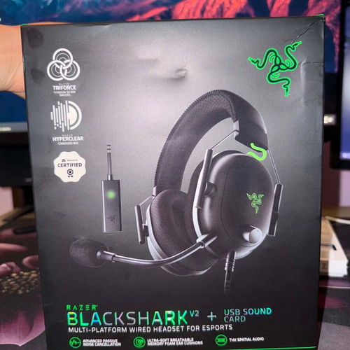Razer Blackshark V2 Gaming Headset used with USB sound card wired