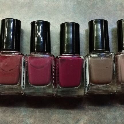 Set of 10 spring and coral nail polishes, new