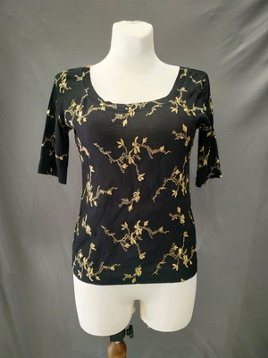 Embroidered blouse like new, vintage summer top size M