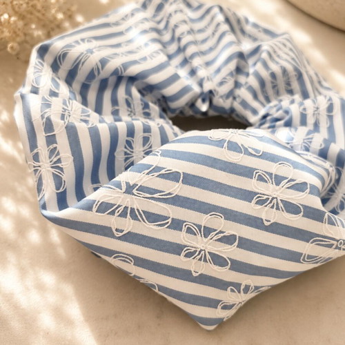 Scrunchy handmade striped white and blue with flowers