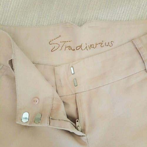 Beige Stradivarius shorts with cuffs and belt loops like new