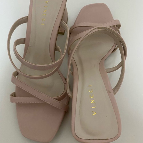 Vince Camuto pink sandals like new, size 37
