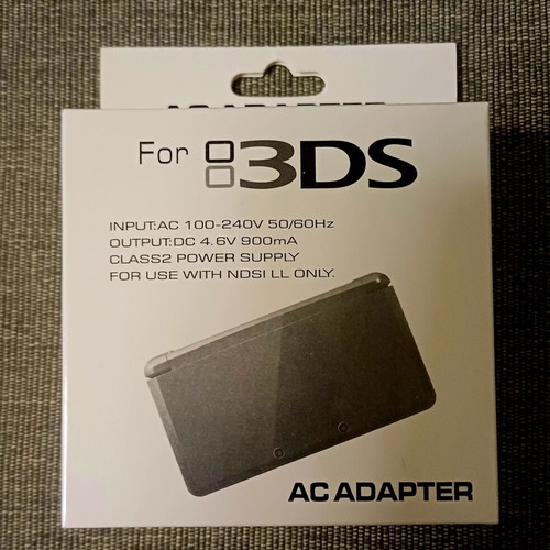 AC Adapter for Nintendo 3DS new in packaging