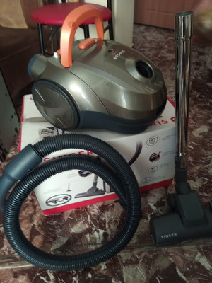 Singer vacuum cleaner VC2200 used
