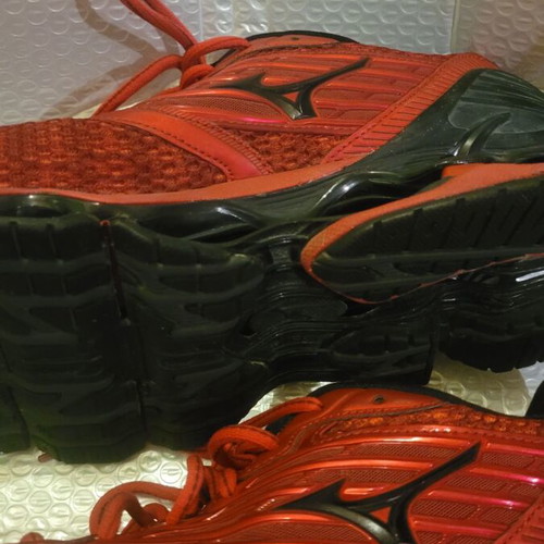 Mizuno Prothesis 5 running shoes like new, red size 44.5