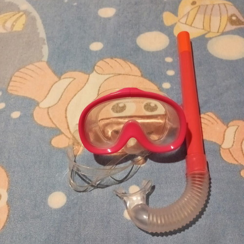 Snorkeling mask with snorkel for girl, pink, like new