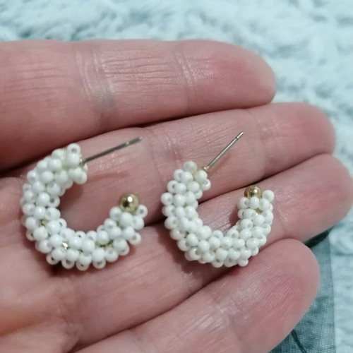 Earrings with white beads used