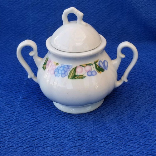Sugar bowl used in good condition