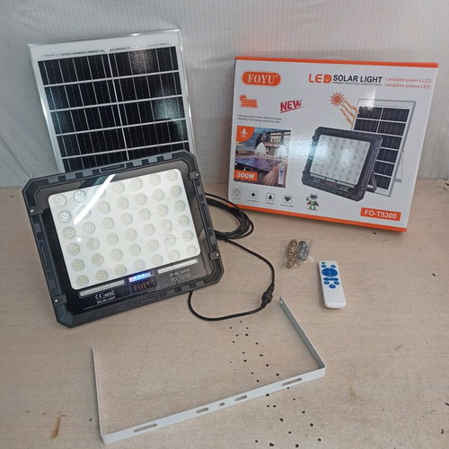 Solar floodlight with 300W panel new