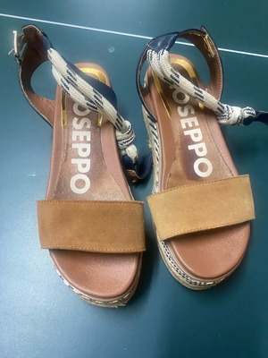 Gioseppo platform espadrille sandals size 37 used, white and brown