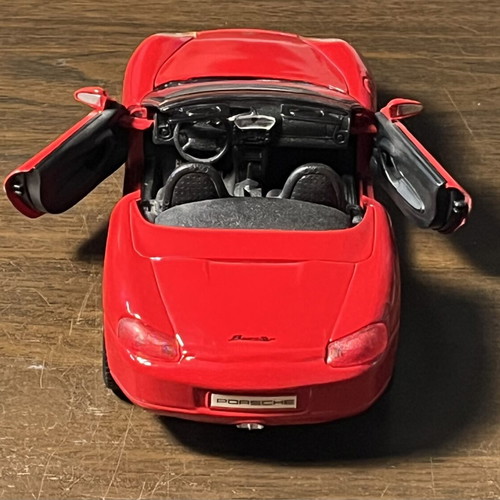 Porsche Boxster 1:24 collectible metal model like new, red