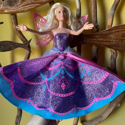 Barbie Mariposa doll like new with crown