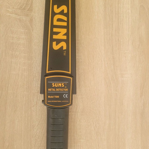 SUNS TS-90 handheld metal detector