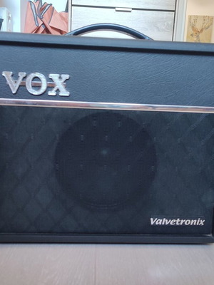 Ενισχυτής ηλεκτρικής κιθάρας VOX VT20+ 30W Valvetronix σε άριστη κατάσταση