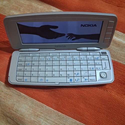 Nokia 9300 Communicator retro business phone
