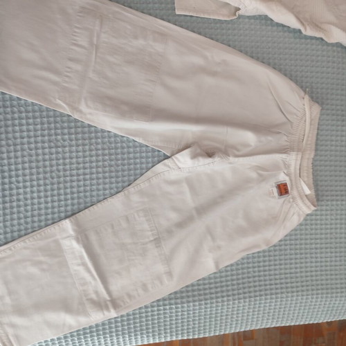 Children's self-defense suit for judo and taekwondo like new with two belts