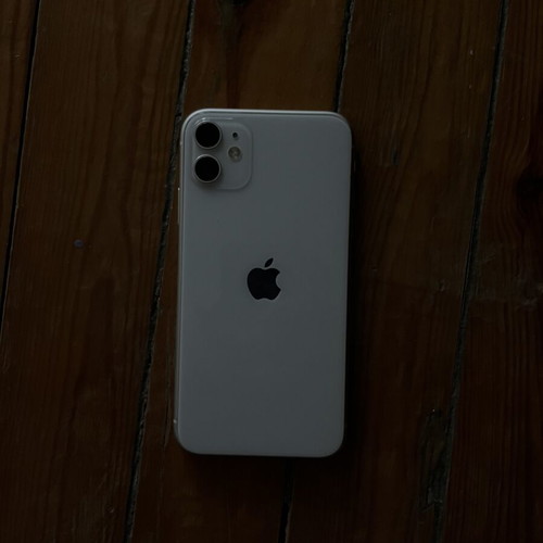 iPhone 11 64GB like new, white, battery health 74%