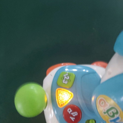 Dog toy used with 4 batteries that sings