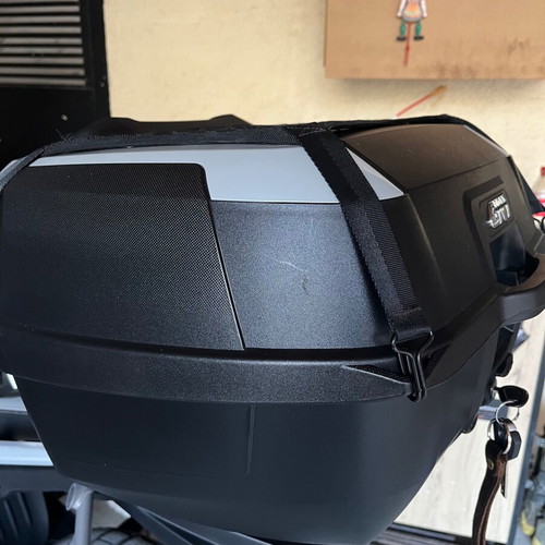 Givi Monolock 45Lt motorcycle top case with base