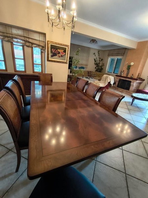 Kourtis dining set like new, walnut wood, 8 chairs, large table