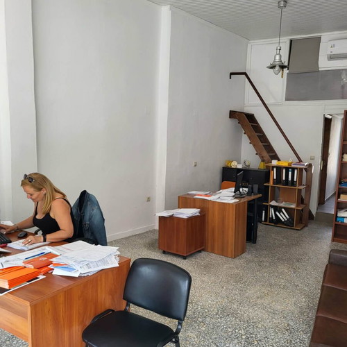 Shops 40 sqm renovated on 700 sqm plot in Thermo