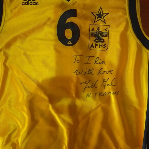 Aris Thessaloniki Jersey with Nikos Galis Signature new, number 6