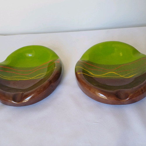 Set of 2 ceramic ashtrays like new, green and brown