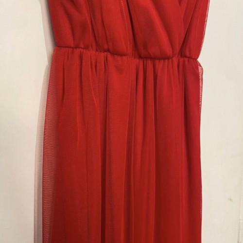Red dress new, adjustable straps, tulle overlay, fits up to large