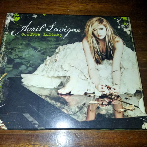 Avril Lavigne Goodbye Lullaby CD used, rock