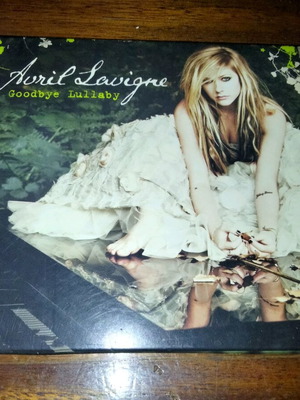 Avril Lavigne Goodbye Lullaby CD used, rock