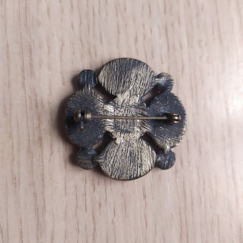 Brooch with purple stones used