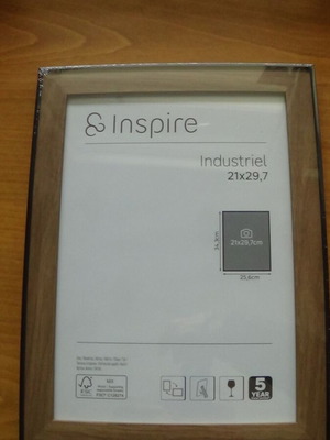 Κορνίζα ξύλινη Inspire Industriel Α4 καινούρια με γυαλί