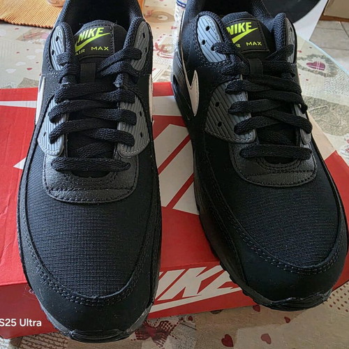 Nike Air Max 90 Black Volt New Unworn Size 45.5