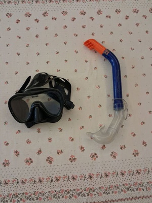 Μάσκα και αναπνευστήρας για snorkeling