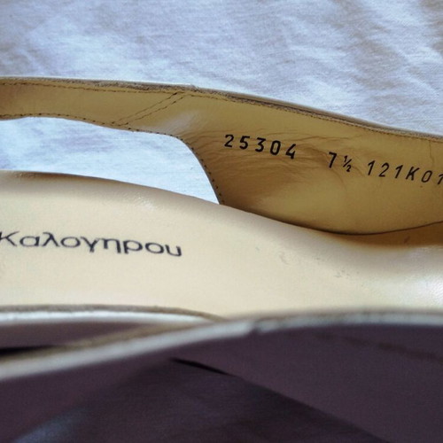 Kalogiou leather pumps new, ecru color, size 39-40