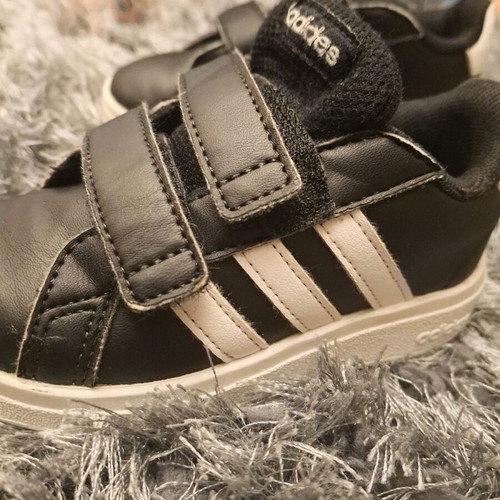 Addidas kids shoes used in good condition