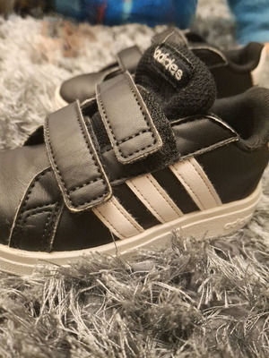 Addidas kids shoes used in good condition