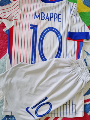 Nike Mbappe France jersey and shorts set size 10 years like new
