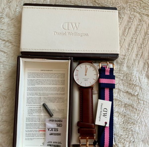 Daniel Wellington ρολόι με 2 λουράκια – καινούργιο, αφόρετο, με κουτί