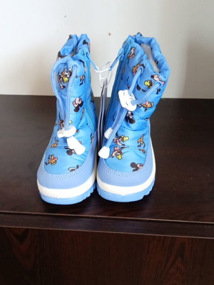 Baby boots size 21 new with tag