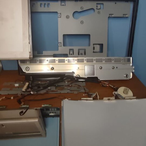 Apple Macintosh components used, including Cinema Display and keyboard from 2004