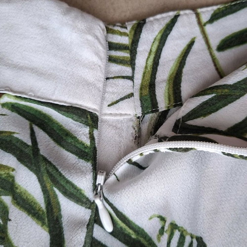 H&M Midi Skirt White and Green Like New