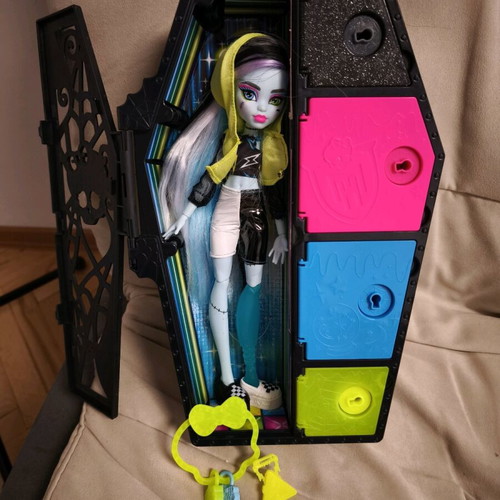 Monster High Doll Frankie Stein like new with accessories