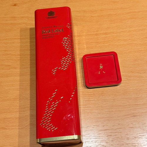 Johnnie Walker Red Label collectible red case like new