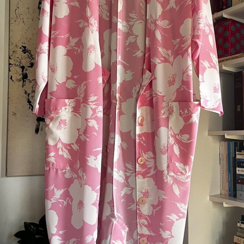 Non-iron tunic like new, white and pink, size L