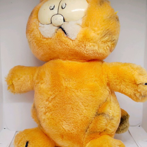 Garfield and Bugs Bunny plush toys used, collectible pack