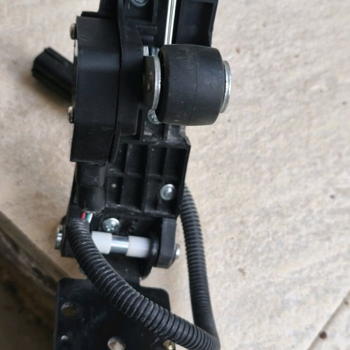 Sunward gas pedal used, reinforced for heavy-duty use