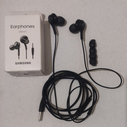 Samsung EO-IA500 audiophile earphones like new with microphone