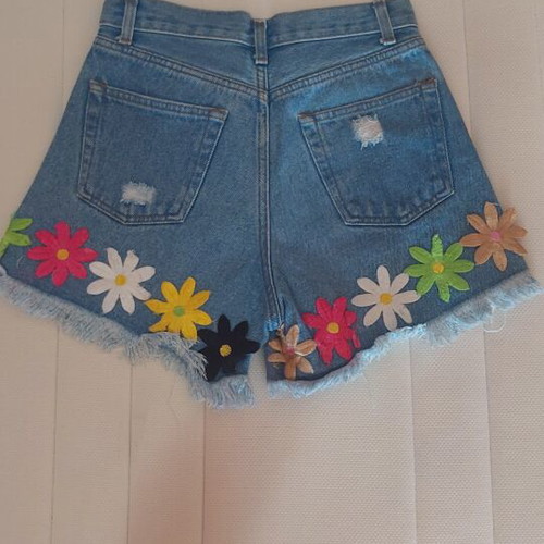 Denim shorts with floral details Stylishious Alexandra Katsaiti like new, XS