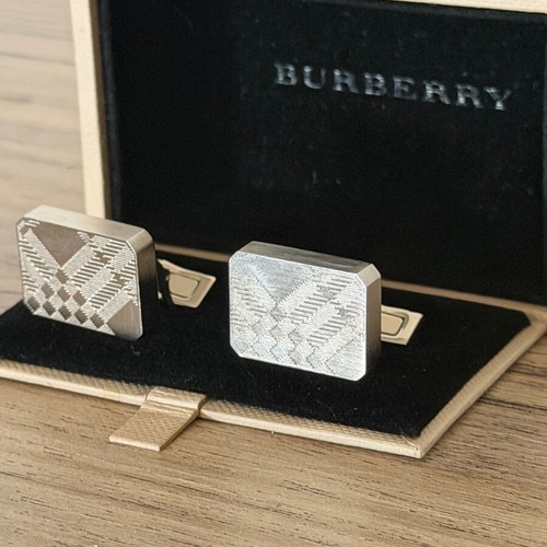 Burberry cufflinks like new, silver